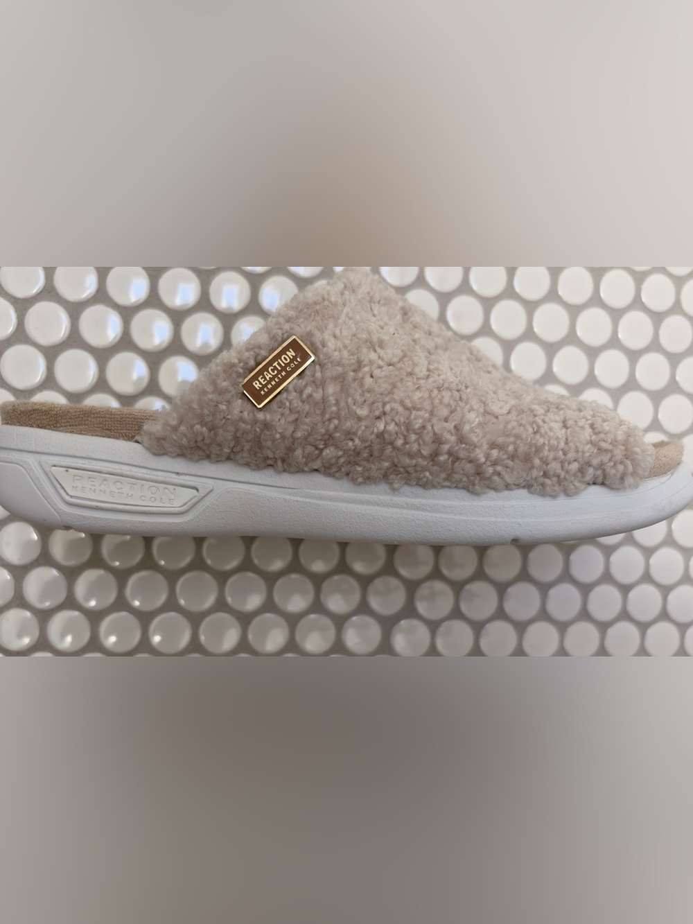 Reaction Kenneth Cole Plush Slide in Light Tan White Sole